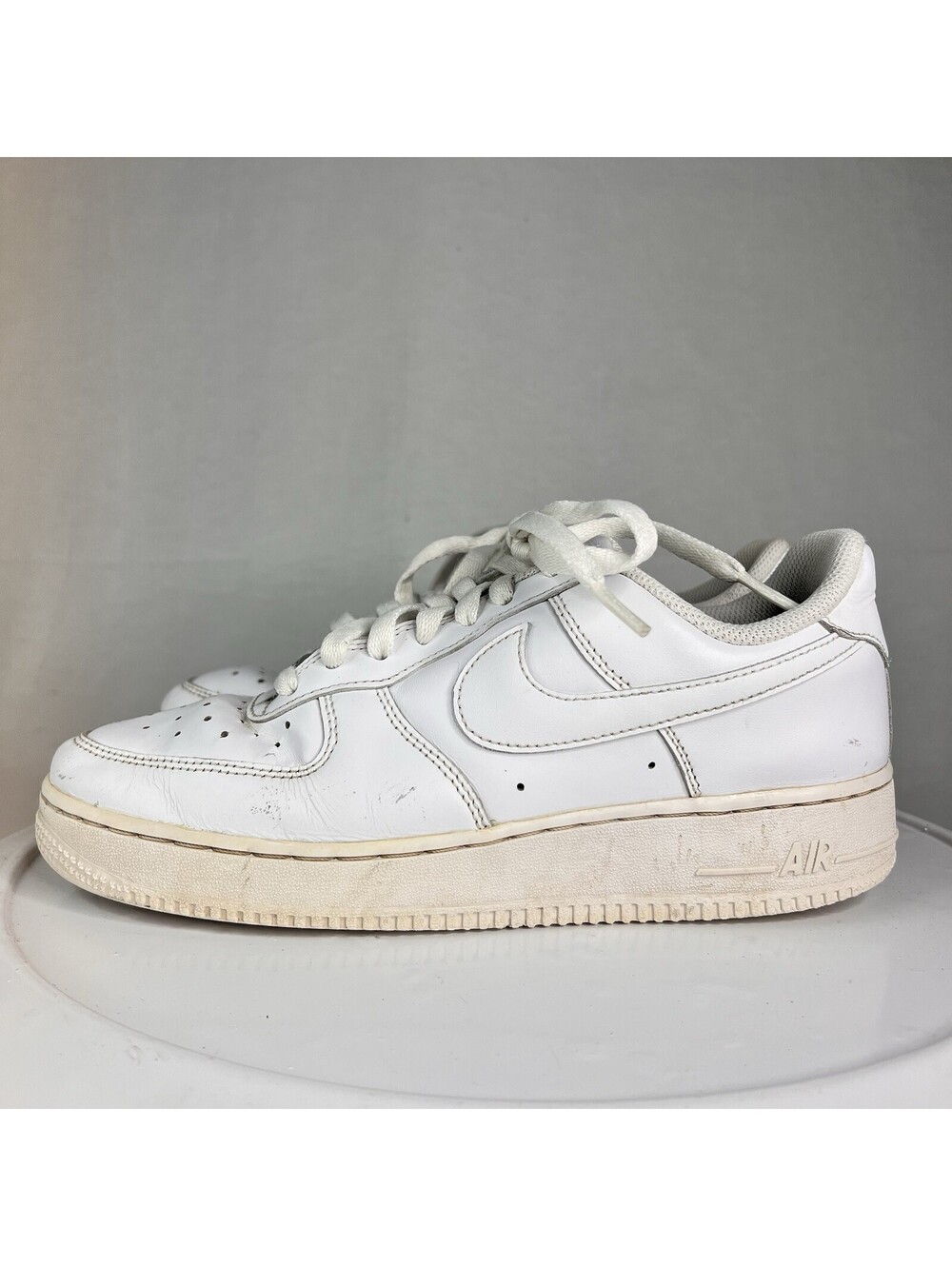 Nike Men’s Air Force 1 “07” Triple White Size 7 EUC